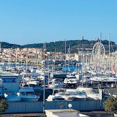 Apartman T2 Climatise A 1 Min Mer, Balcon, Piscine